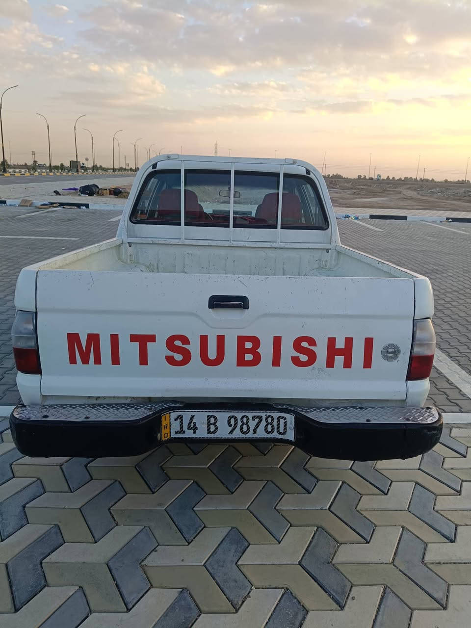 سلام عليكم مستبوشي 2006 رقم بصره انكليزي سنويه لل30 مكينه وكير جدد بخاخ حداديه 100 /100 سياره مكفوله من الضربه بيه مكانات صبغ سياره جاهز من كلشي
السعر 75 بيه مجال بسيط / مكاني البصرة 
اتصل ***********  بيع فقط
