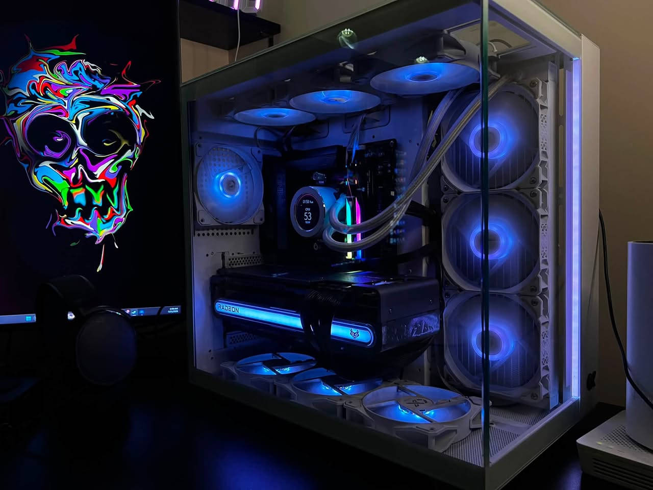🔥 تجميعة ألعاب احترافية + شاشتين + ملحقات

🖥️ مواصفات التجميعة:

- GPU: Radeon RX 7900 XTX
- CPU: AMD Ryzen 7 7800X3D
- Motherboard: Gigabyte X670 Gaming X AX
- RAM: G.SKILL DDR5 6000MHz
- Cooler: Xigmatek Frozr II Arctic 360
- PSU: DeepCool 1000W
- Case: Xigmatek Aqua V
- Storage: Lexar NVMe SSD 1TB

🖥️ الشاشات:

- MSI 27" QHD (2K) – 240Hz
- Samsung 24" Full HD – 144Hz

🎮 الملحقات:

-UPS Farber 2K Online
السعر ٣ مليون و ٥٠٠ الف 
وبيها مجال للجادين
***********
واتساب او اتصال
