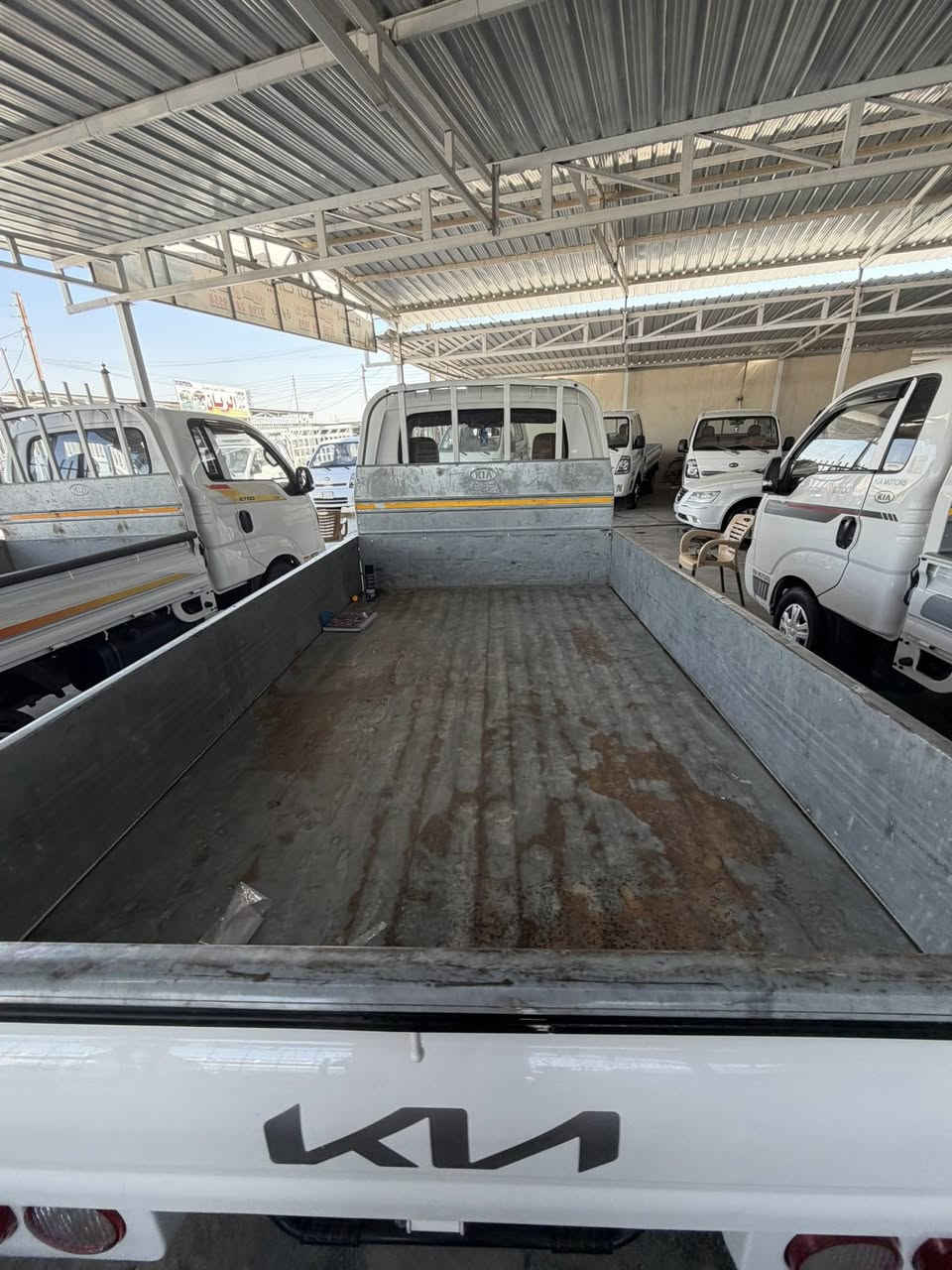 كيا نثيه. محرك 2700لمفتوح. رقم بغداد. موديل. 2022شكل ٢٣
مكفوله من صبغ وتبديل.  بلاديه حلوه سياره. ونضيفه. 
سعر ١٣٩$
عنوان. بغداد. ليوسفيه. 
***********
