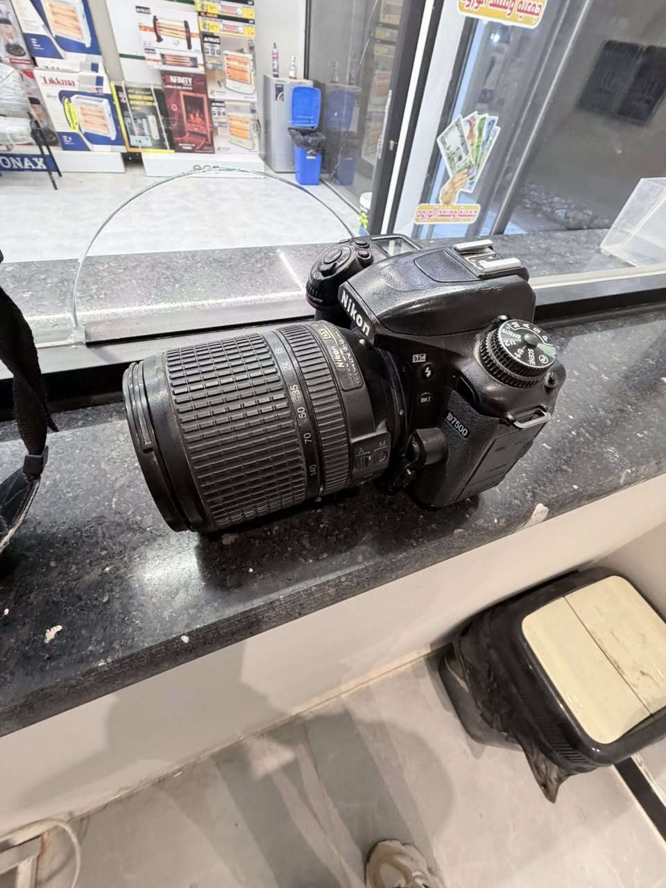 7500 مع العدسة
للبيع 800الف 
رقمي ***********
