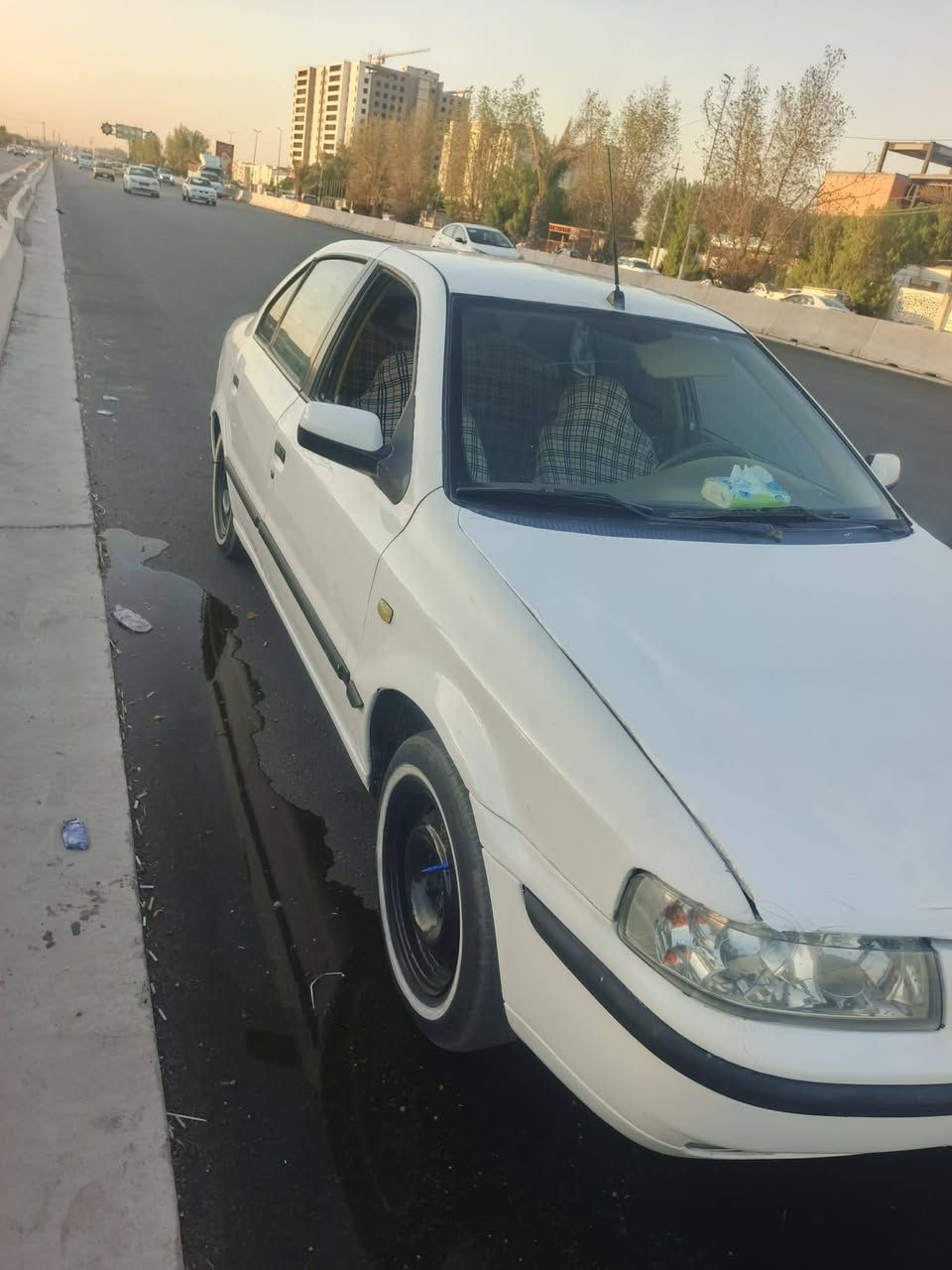 السلام عليكم سمند للبيع رقم قدسيه مشروع وطني مكينه وكير وحداديه وتبريد وتخم تاير كل جديد بس البنيد طاير 38وبيها مجال التوصل علا هذا الرقم وبلخدمه ***********
