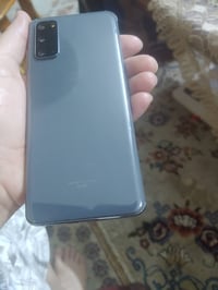 سامسونك S20 5G النسخة اليابانيه docomo ذاكره 128 نظيف جدا بس بيه دكمة ...