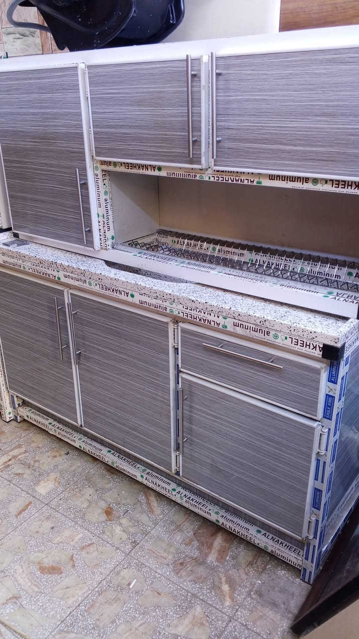 السلام عليكم 
كنتور 6 ملحق وجهين صاج ظهر جرجوبه حطاطه نظيف سعر 375 بي مجال 
كاونتر جديد  كامل  سعر 450 بي مجال 
هاون سعر 150 بي مجال 
دوشك نفر الضغط عالي سعر 35
مكان بغداد المشتل ***********
