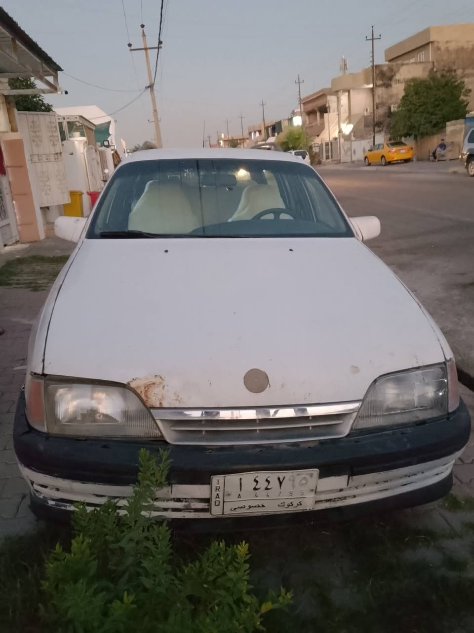 سلام عليكم 
اوبل اوميكا  موديل 1992. كير اوتماتيك شرت محرك 24 بي صرف 
صدر.   شرت تخبم تايرات جديد. داخله نضيف. شرط تحويل وكاله 
بطاقه بازين بيها سعر 18. مجال. مكان كركوك 
***********
