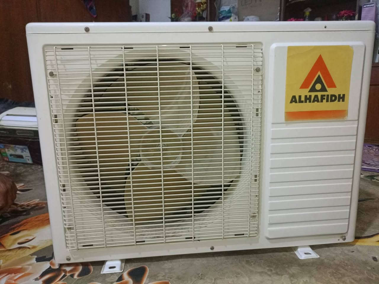 سبلت للبيع نوعيه الحافظ 2 طن نضيف اخو الجديد ما داخل تصليح للاستفسار الرقم ***********
