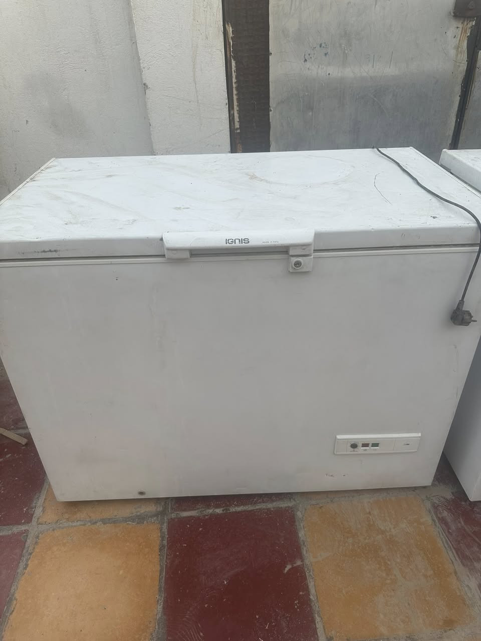 مجمدات اثنين مال شركة مامستعملات ولا مصلحات على شغل اثنينهن ب 300 الف بغداد  المعامل الباوية***********
