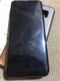 سامسونج اس٨ • ٦٤ • شاشة مكسورة