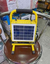 بلوجكترات طاقة شمسية  درجة اولى شحن ٤ ساعات إلى ٦ ساعات السعر ٤٠ الف د...