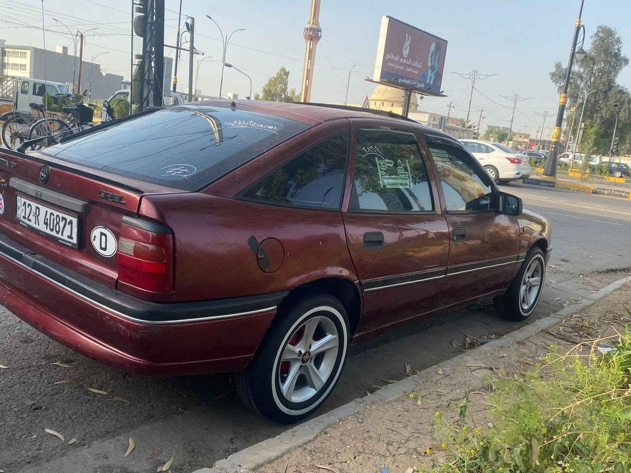 السلام عليكم للبيع فكتر موديل 92 مكينه 16 شرط لا صرف ولا نفخ رقم نينوى اجنبي جديد كابون ماستر قفل مركزي جامات كهرب تنته سلايت داخل صاجات فول مواصفات سيدي كرستال السياره بدون صبغ مصلح بيها دوسات اودوير فقط تريك بعد 160 سياره مال جناي طبه ما تصرف عليها ربع  السعر 45 وبيها مجال بصيط ‏‪***********‬‏
