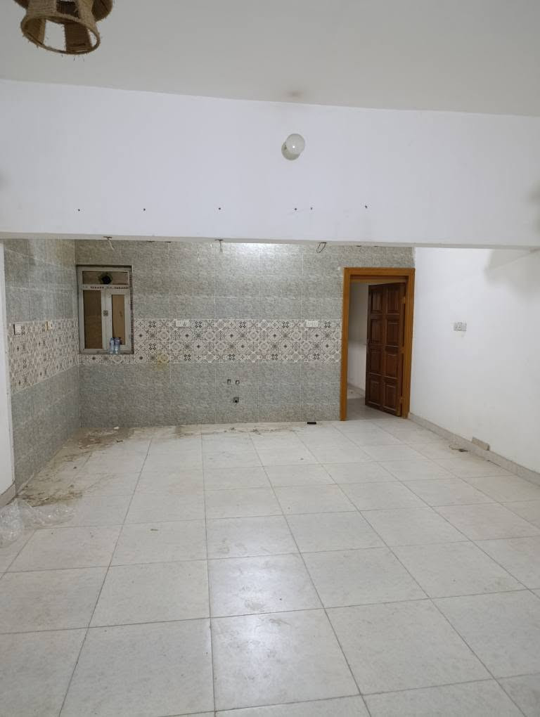 شقه للايجار في منطقة التنومه كردلان قرب شط العرب 
طابق اول تتكون من غرفتين وصاله مفتوحه معا المطبخ وصحيات 
سعر الايجار 400 الف 
لتواصل و للاستفسار الاتصال على الارقام التاليه
***********
*********** البصرة, العراق
