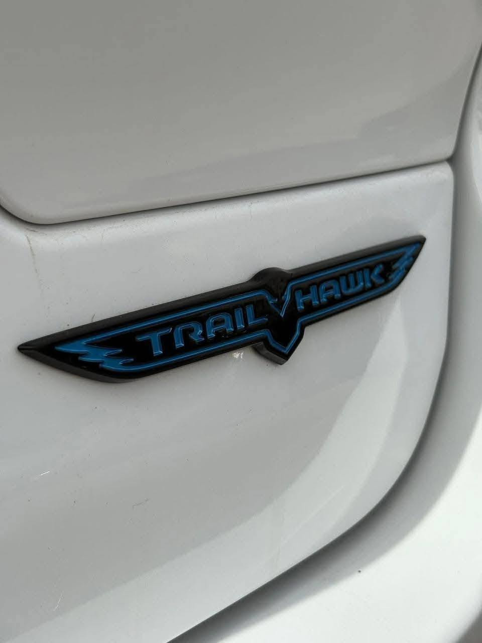 جيب تريل هوك Plug-in Hybrid 2023 (Trailhawk)
💯جبليه وفول مواصفات وكلين
🚙 وارد أمريكي
✨ اللون أبيض لؤلؤي
📏 ممشى 35 ميل فقط
🛡️ كلين بدون حوادث
🎨 فقط شوية صبغ بل بنيد بدون تبديل بدون فتح كما موضح بالصورة مال ضرر كلها بلادية 
⛰️ فئة Trailhawk الجبلية الحقيقية
🔋 نظام Plug-in Hybrid
⛽ بنزين + كهرباء + هايبرد
🖥️ 3 شاشات
📡 جكات
كاميرات محيطي 360
💎 فول مواصفات 1/1
⚡ سيارة جديدة بحالة ممتازة
🚗 ناعمة بالمشي وقوية بالسحب
💰 اقتصادية باستهلاك الوقود
🪪 رقم كات وتترقم شمال

📮 السـعـر 30الف يعني تلث شدات ارخص تريل هوك 

مكان تواجد السيارة: ديالى بعقوبة 
رقم صاحب السيارة: ***********
