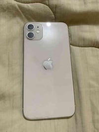 آيفون ١١ عادي وتر ممفتوح ذاكره ١٢٨ بطاريه ٨٢ سعر قفل ١٨٠  جهاز جديد مف...