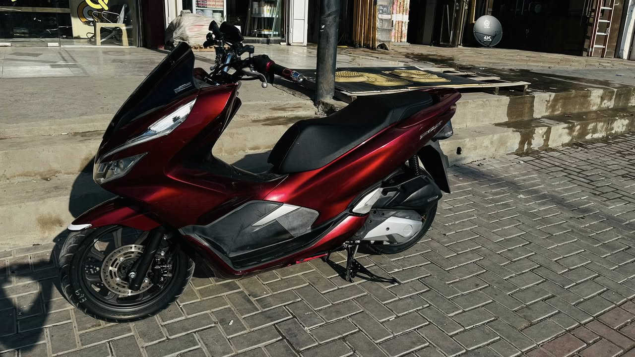 السلام عليكم pcx جيل الثالث الياباني رمبه دراجه ماداخله تصليح وأي نقص مابيهة مكفوله من كلشي بيهة تتدفئه يدات شلعه ومعدل مكفوله مابيهة اي صوت للبيع فقط سعر ٢٣ وبيهة مجال بسيط مكاني بغداد الدوره *********** بي واتساب
