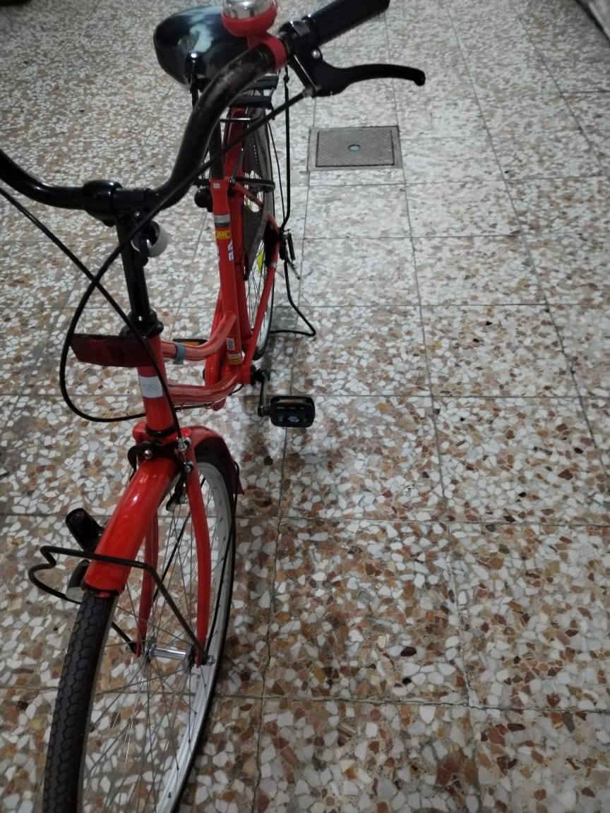 سلام عليكم بايسكل للبيع لون احمر موديل 22  مكان كوفه علوه الفحل الاستفسار على الرقم  ***********السعر 110وبي مجال  تعال خاص وبيك خير وتدلل
