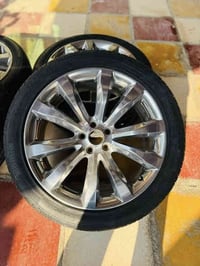 تخم ويل حجم 20  اوباما مع تخم تاير كوري اصلي  انتاج 2024 السعر 400$  0...