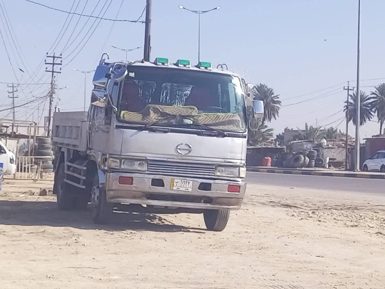 السلام عليكم سياره هينو طيره موديل 91 مكينه 70 تاير 17.5 نمره 7 مكفوله السياره من الدعانيه لدعاميه  رقم بغداد  سنويه ل28 مكاني الساميه مكلف بلنشر رجائن لحد يدخلي على الخاص مكلف بلنشر الاستفسار على رقم التلفون ***********
