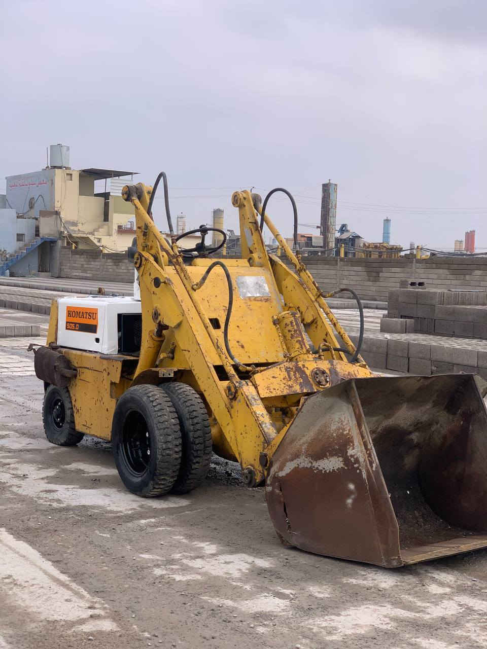 للبيع شفل ويرهم شوكيةموديل 1998 خمس طن
كير اوتوماتيك _محرك ازوز _اكسن _كلها بشرط. 
مكفول شفل وضع بلادي سعره44$ورقه أوبي مجال للإستفسار 

اكثر اتصال عل رقم "***********"
