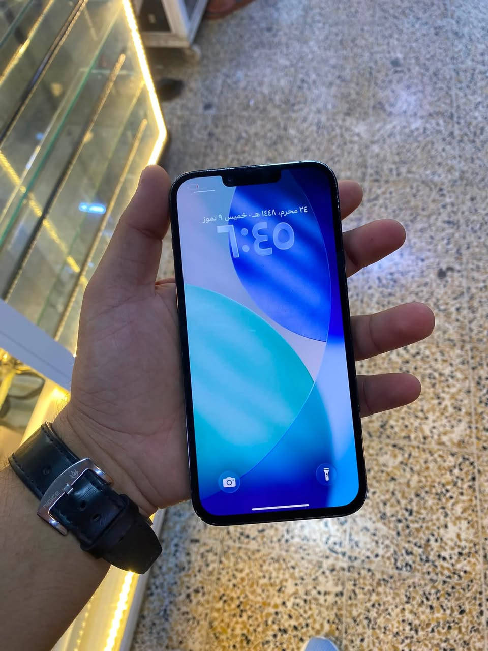 13برو ماكس مبدل شاشه شرط فولل وكامرا
ذاكره 256 
520 بي مجال
***********
