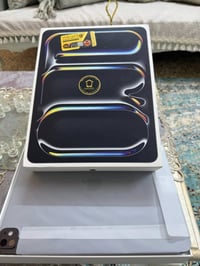 ايباد m5 ذاكرة ٢٥٦ بطارية ١٠٠ مشحون٣ مرات نظافة فول بمليون٧٣٠ وبي مجال...