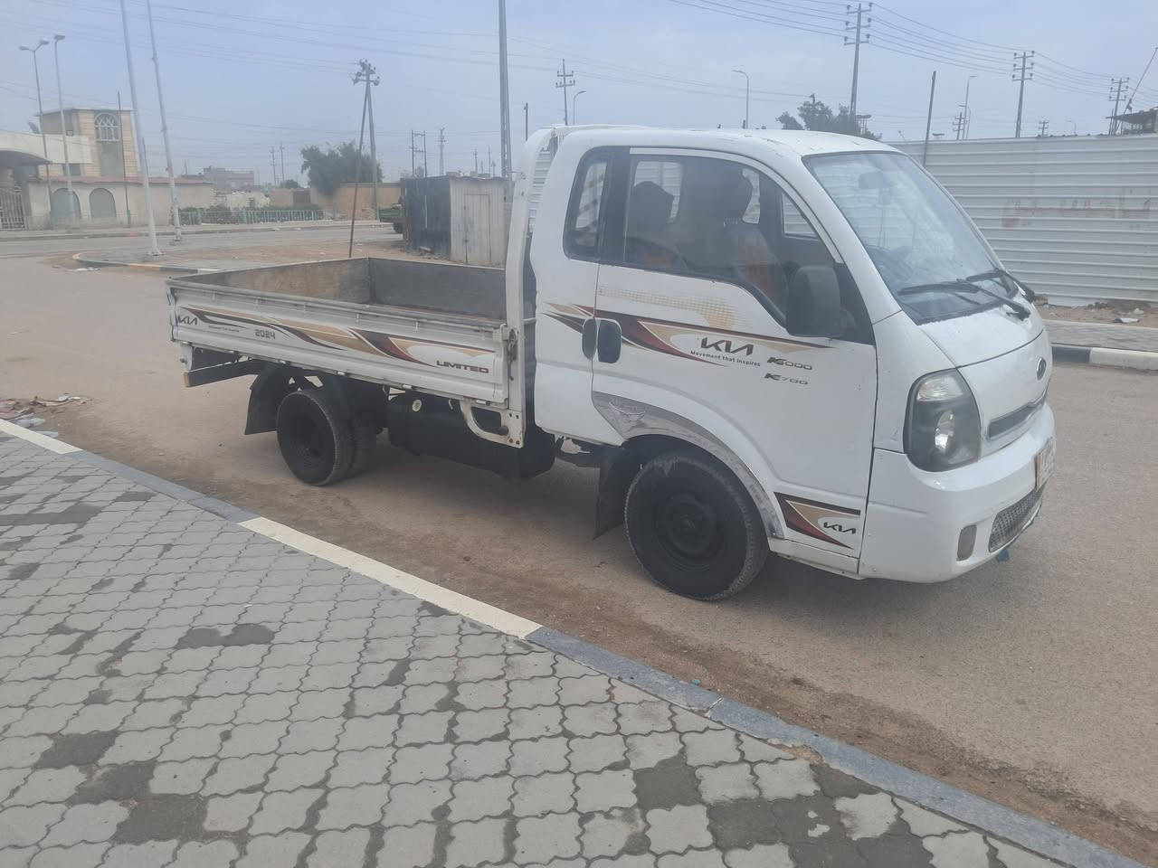 سلام عليكم كيه موديل ٢٠١٣ رقم ذي قار مشروع وطني مكفوله من الضربه والصبغ والعيب الشرعي مكينه شرط لا تبخير ولا تنقيص حداديه جديده تخم تاير كهربائيات شغاله سعر ٧٧ وبه مجال لعنوان البصره ***********
