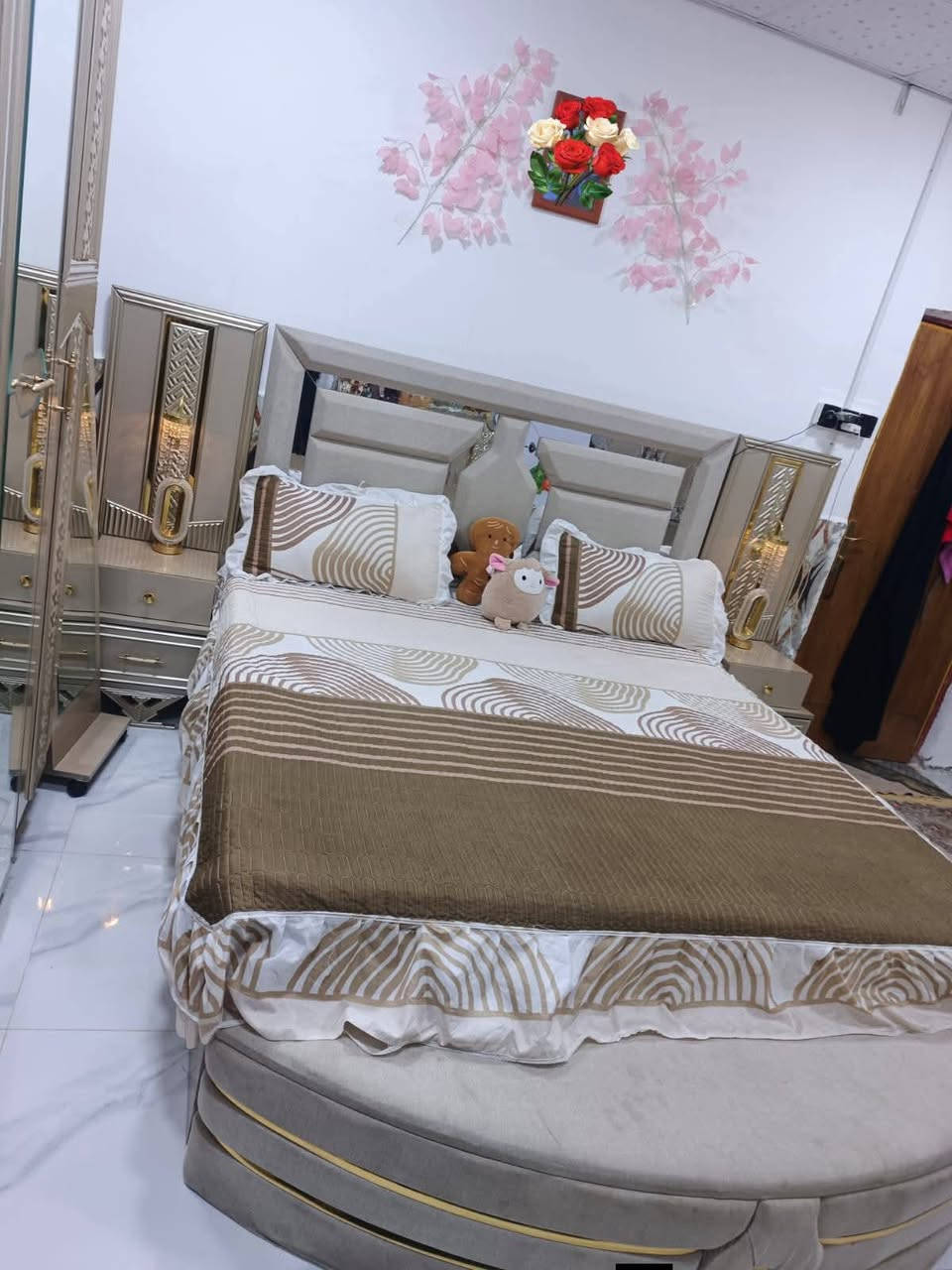 سلام عليكم غرفة ٥ قطع ب٢٠٠ والثانية ٩ قطع ب٥٠٠ بيهن مجال للشراي


**إذا كنت صاحب هذا الإعلان وتريد حذفه لأي سبب، رجاءا أرسل رسالة إلى الدعم الفني**