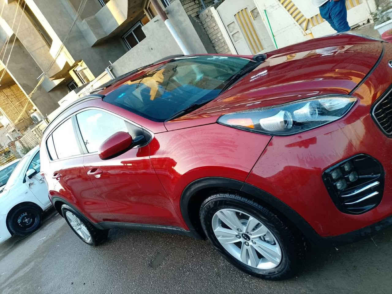 كيا سبورتج للبيع موديل 2017 وارد امريكي كلين السياره فقط دعاميه ولحد الان كلين لاصبغ ولاتبديل ولابارد ولا جراد كفاله عامه السياره صور أمريكا مرفقه بالمنشور وهاي صورها جدد هسه مصورها افحص وين مايعجبك ماشيه 90 السعر 135 ورقه مكان السياره بغداد البلديات ***********
