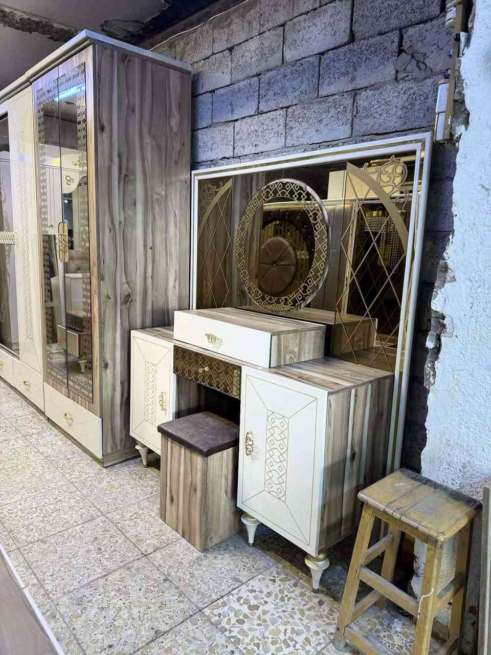 ✨غرفة تركي اصلي لون مميز ✨ صبغ حراري
9قطع
 جام اصلي 
نظام سلايت وابواب 
سرير مخزن جك 
 قماش وتر بروف أصلي ✨
نضافه/90/💯
السعر  / مليون و250


**إذا كنت صاحب هذا الإعلان وتريد حذفه لأي سبب، رجاءا أرسل رسالة إلى الدعم الفني**