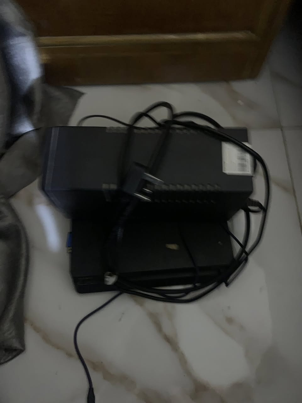 السلام عليكمً بلي فور كامل ملحقات يدات اصليه ويا أقراص ٢ فيفه ودرايفر مراوس بآيباد ***********
