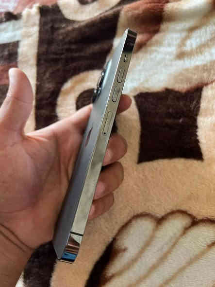 ايفون 13 برو ماكس 
ذاكرة 256نموذج M بطارية 83 اصلية ما مصعدة 
مبدل كامرة اصلية مال تفليش فقط باقي شرط 
سعر 515 الف بيع فقط 
***********
