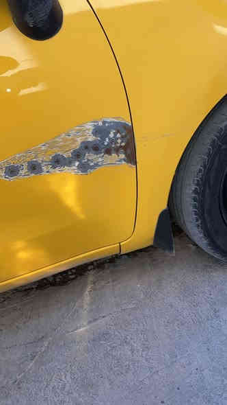 كيا ريو موديل ٢٠١٣ تكسي رقم إنكليزي سنويه جديده جاهزة للعمل نظيفة جدا بيها طخة صغيرة بالباب مصلحة موضحة بالصور مكاني بغداد الحسينيه باسمي تحويل ثاني يوم 
مابيها نقص السعر ٧٥ ورقه مجال بسيط جدا 
رقمي ***********
ملاحضة اني فق ناشر صاحب السيارة اتصل ع الرقم غير متواجد ع الفيس
