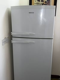 ثلاجة نوع بيكو مستعملة نظيفة جدا السعر ٢٥٠ الف 07740903875