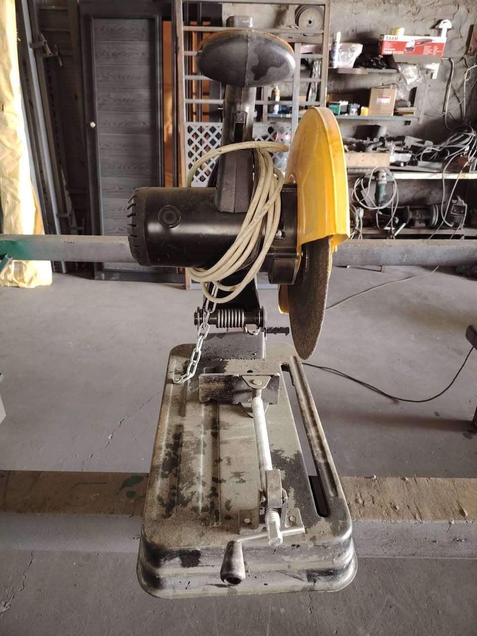 سلام عليكم كترين 10 حصان على الفحص شغالات او كتر جوستر زغير 355 جديد او قاعده مال كتر دواره للبيع مكاني بغداد الحسينيه مال الراشديه 
***********
