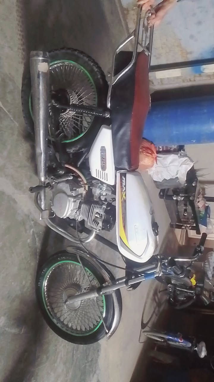 السلام عليكم متاح دراجة 4كير موديل 20 شلعة ومعدل فول سعر 200 وبيه مجال قليل حك الجية الشراي يخابر ويدلل ***********
