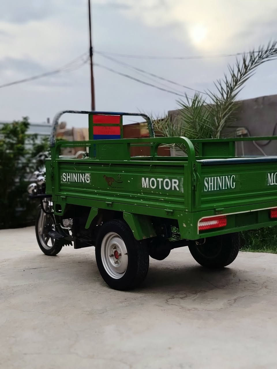 السلام عليكم شباب ستوته للبيع موديل 23 طالعه بال 25 الستوته مقفوله كفاله عامه اي شيء ما عايزه اوراق وصولي باسمه من الوكيل قدام عينك النظافه زلق واحد ما بيها بكاني حله سياحي باسم من الوكيل مفسوخ خاص هذا رقمي ***********
