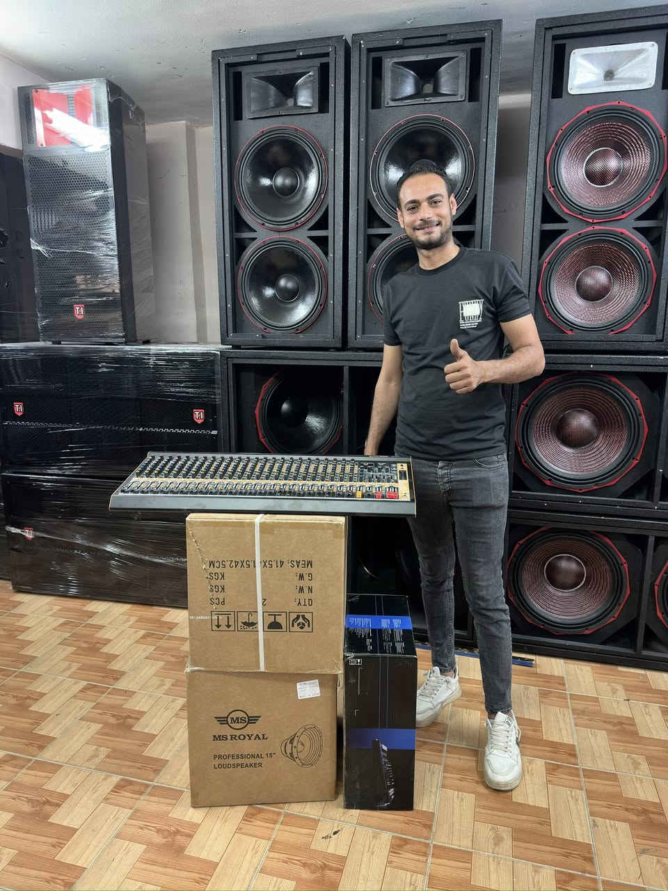 MS Royal 🔊🔝
@إشارة
#ebrahimalsaied
#تصنيع_سماعات
#اجهزه_ديجى
#هندسه_صوت
#mohamedalsaied
#صوتيات
#اجهزه
#MohamedEbrahim


**إذا كنت صاحب هذا الإعلان وتريد حذفه لأي سبب، رجاءا أرسل رسالة إلى الدعم الفني**