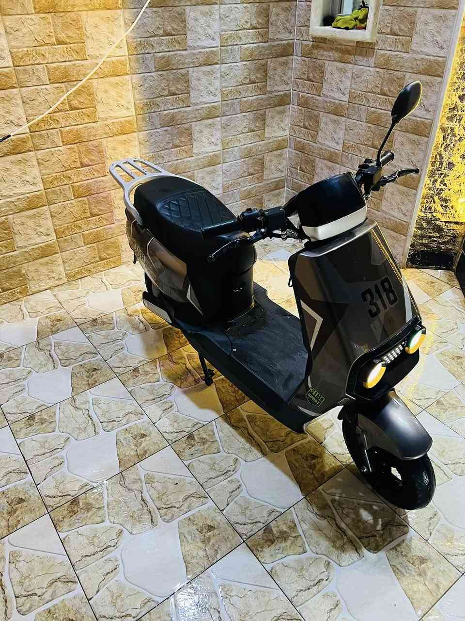 ماطور شحن للبيع حجم 318
موصل جانب الأيسر سعر 600 وبي مجال 
*********** اتصال أو وتساب
