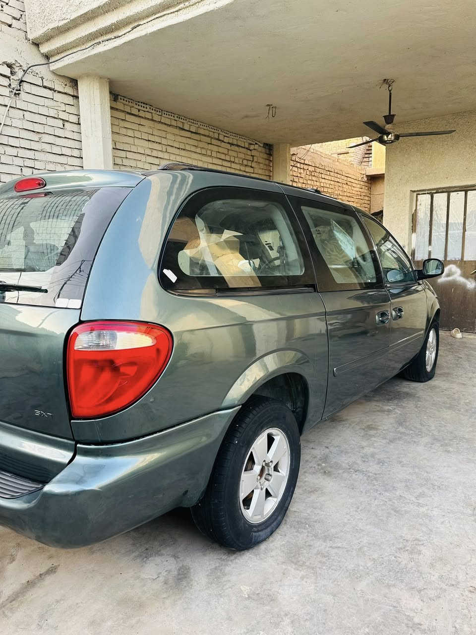 ‏سلام عليكم شباب للبيع دوج كرفان 2007 3قطع تبريد كشنات بلع من فصله بوب كهرباء سياره كير مكينه تبريد تخم تاير صدر خير من لله سياره بيها صبغ احزام جماليه أو عدي صورها قبل لا تنصبغ رقم بغداد أنكليزي سنويه 2027مكانها بغداد أبو غريب سعرها 76او بيها مجال بصيط سياره جاهزه موبايل *********** مكينه 3300
