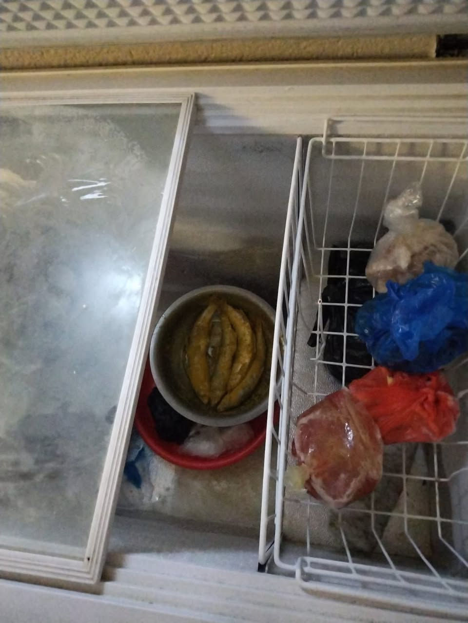 غراض للبيع مكان ناصريه ناحيه زدناويه الرقم ***********
