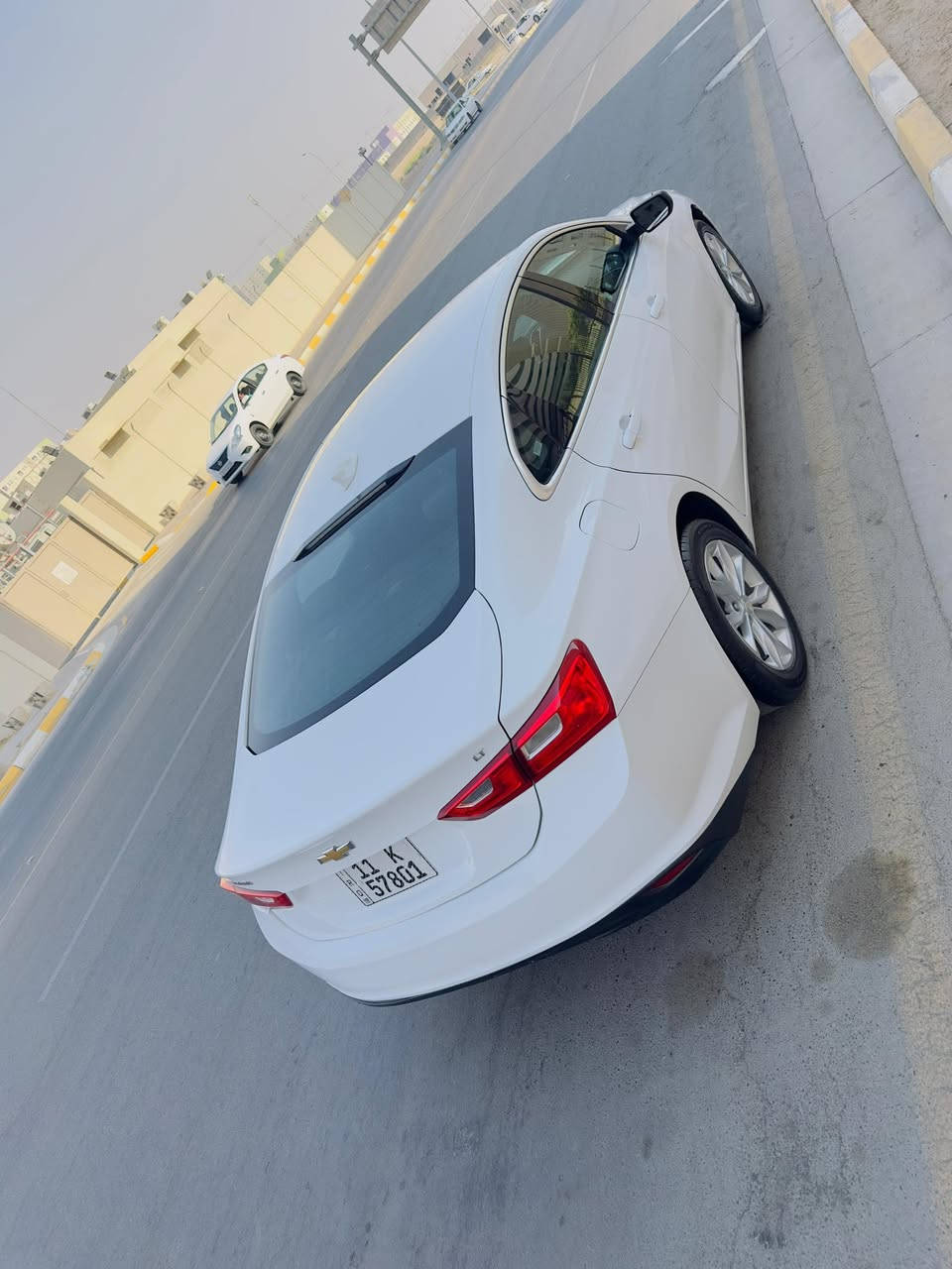 السلام عليكم

‏🚗 Chevrolet Malibu LT وارد أمريكي
موديل 2023 – لون أبيض ✨
🔹 محرك 1500 تيربو اقتصادي وقوي
🔹 ممشى (70 الف ميل)
🔹كير أوتوماتيك
💎 المواصفات الكاملة:

🔸 بصمة أبواب + بصمة تشغيل
🔸 تشغيل عن بعد
🔸 رادار أمامي + مانع تصادم
🔸 نظام قيادة شبه ذاتية
🔸 نظام تحديد ومسار (Lane Assist)
🔸 مثبت سرعة (Cruise Control)
🔸 سايد بريك إلكتروني (بصمة)
🔸 مانع انزلاق + ABS + 4 دسك
🔸 لدات نهارية أمامية

🔸 شاشة كبيرة تدعم 📲 Android Auto & Apple CarPlay
🔸 خرائط GPS
🔸 كاميرا خلفية
🔸 شاشة معلومات وأعطال داخل الدشبورد

🔸 كشنات كهرباء + تدفئة
🔸 تبريد مناخين منفصل
🔸 تبريد أمامي وخلفي (بيانو)
🔸 تحكم جهتين
🔸 الجام الأمامي أوتو

🔸 حساسات إطارات
🔸 منافذ USB / Type-C / 12V
🔸 إطفاء ذاتي عند التوقف (Start/Stop)
🔸 جنوط 17
🔸 أرضيات وكالة + سبير 
✔️ السيارة جاهزة من جميع النواحي
✔️ نظيفة ومرتبة وجاهزة للفحص
📍الموقع: بغداد الامين الثانية
💰السعر: (123 $)
السيارة بيها باب عكس سايق اجه من امريكا مبدل اني هنا صبغته وبيها بارد 
للاستفسار ***********
1G1ZD5ST3PF161135
