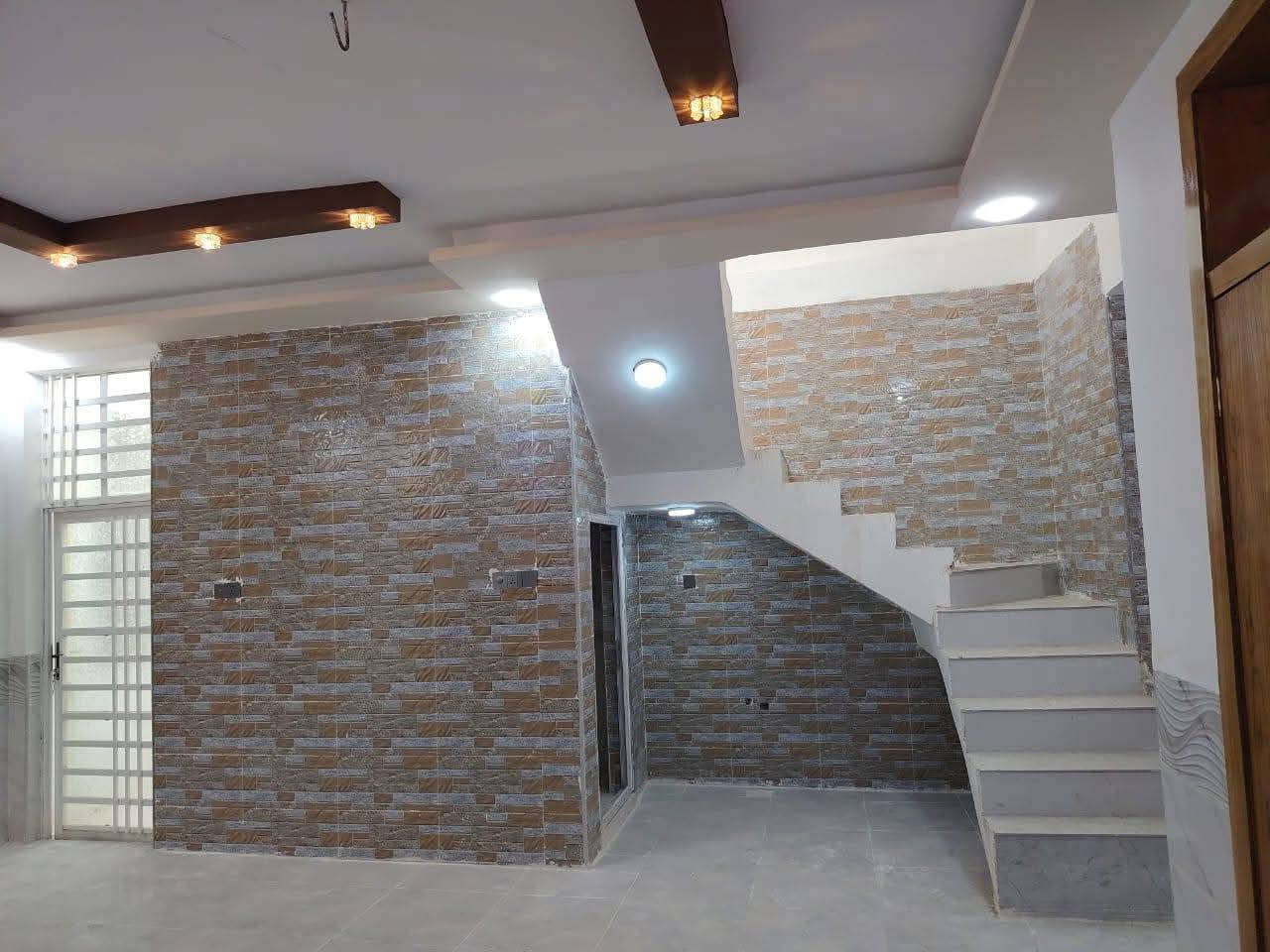 دار للبيع 150م🏕️ (مكتب الخليج للعقار عمود327)
*********** وتساب
***********
✅ مشمول بقرار التطويب 
💰سعر لبيت 47 معه المجال 💵
موقع /نجف 🏡
شارع الحولي مال المطار عمود327مكتب ألخليج للعقار 

البناء 🏡 
غرفتين /صاله/مطبخ / ستقبال/ صحيات/
بناء مرتب/ اساس + سقف كونكريت + طابوك

ألخدمات 🏡 #بعد_عن_سوق_100م
ماء/كهرباء/مدارس/سوق/تبليط/لحد الباب
