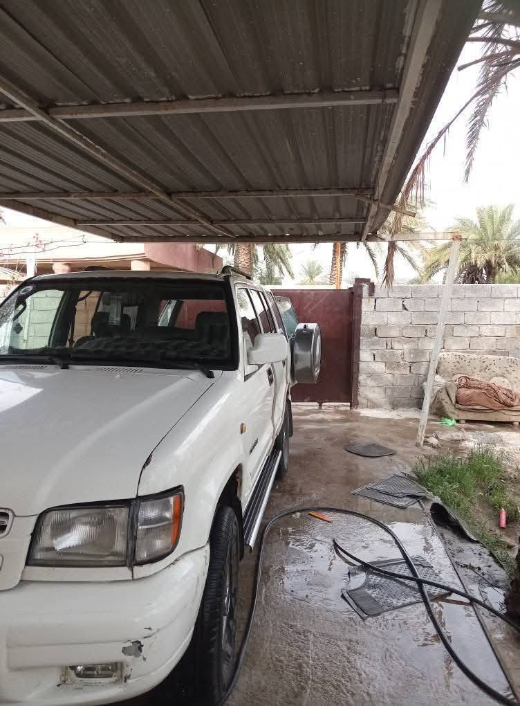 ازوزه كروبر ٢٠٠٢ 
رقم بغداد مشروع وطنيه
محرك ٣٦٠٠
كير عادي تبريد شغال
دبل فيت بم 
سعر 50ورقه 
***********
