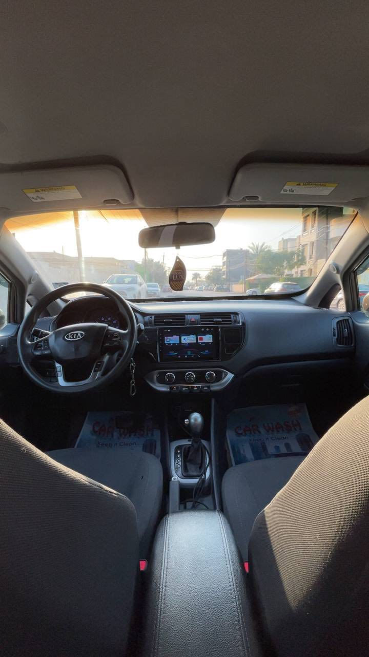 السلام عليكم 
كيا ريو ٢٠١٣ مواصفات ex ماشيه ١٠٨ ميل 
مكينه كير صدر تبريد كله جاهز رقم ديالى الجديد بسمي تحويل وين ميعجبك  بيها جامرلغ حادث امريكا شواصي لغد كفاله مكاني بغداد اليرموك عارضها ب٨٨ وبيها مجال بسيط 
هذا رقمي بي واتساب ***********
