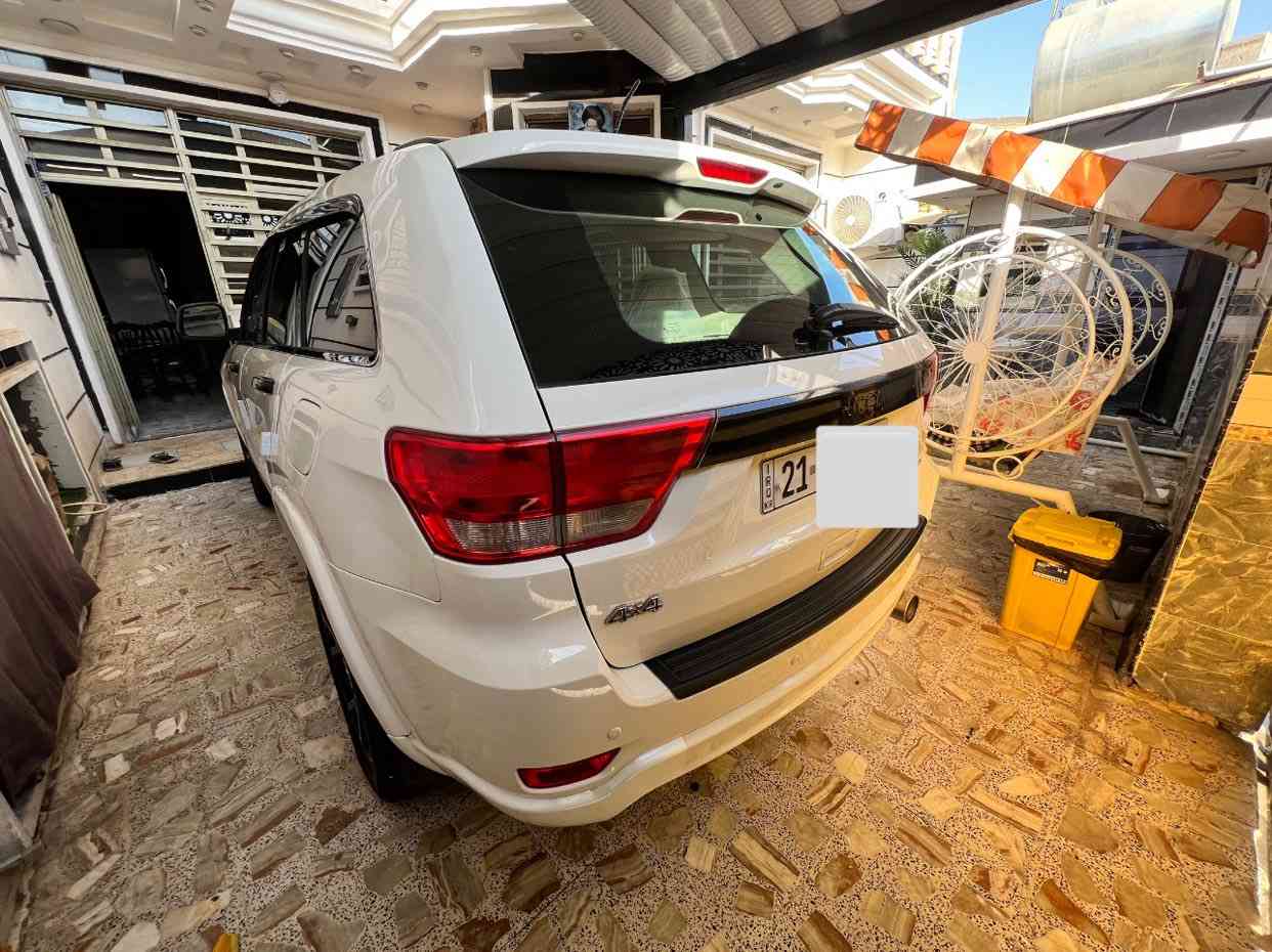 السلام عليكم
جيب موديل 2012

وارد خليجي كفالة من الضربة و الصبغ ما عدا الدعاميات

مواصفات السيارة:

شاشة 

كاميرا

حساسات خلفية

تحكمات ستيرن

كشنات جلد كهربائي

كشنات تدفئة

لايتات زنون

مكينة3.6

فتحة سقف

رقمها سليمانية بسمي هزة وتحويل جديد 

مكان السيارة:بغداد حي النصر

السعر خاص للاستفسار :***********
