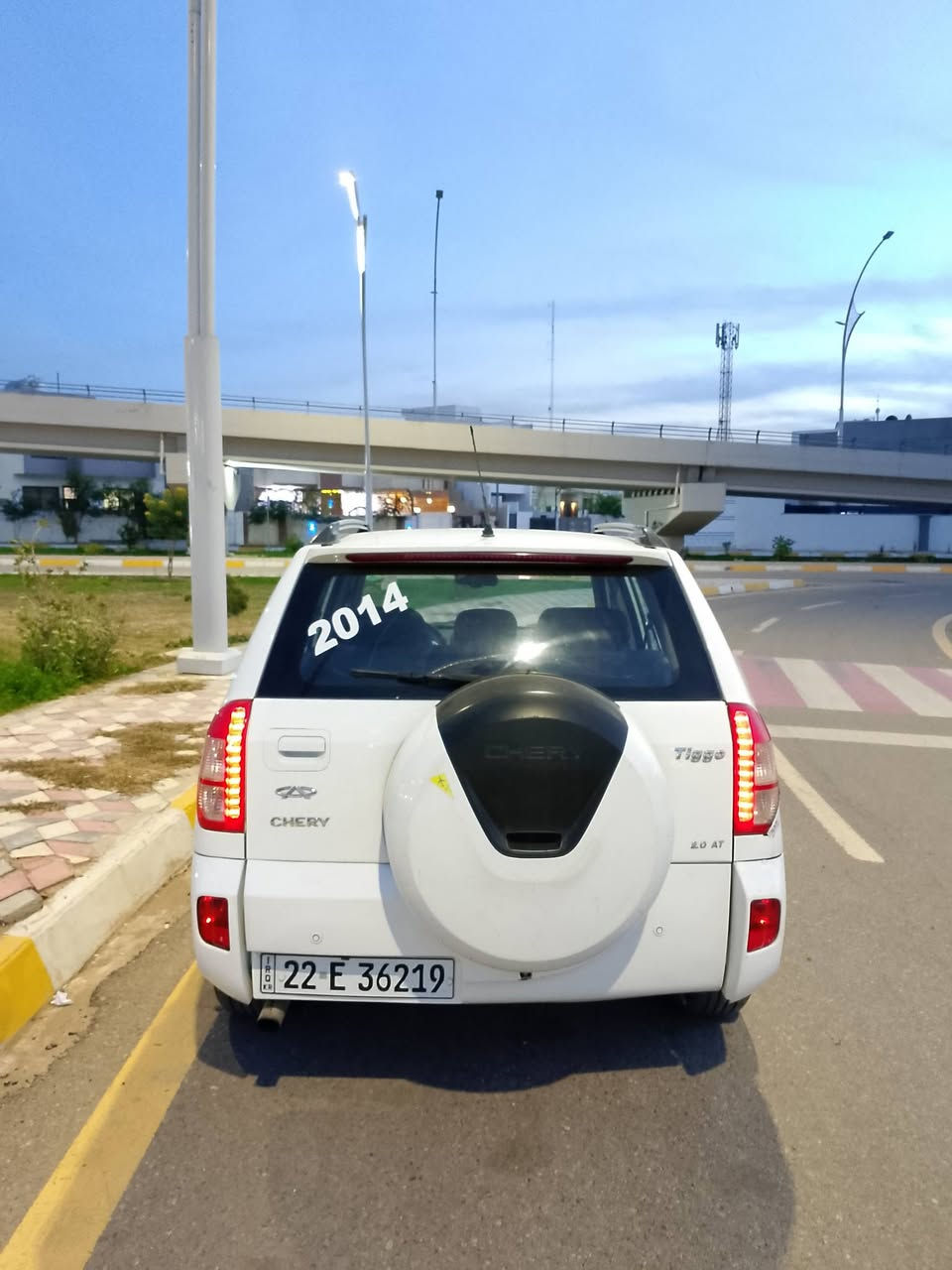 شيري تيكو موديل 2014 كير اوتوماتيك سيم المرغوب مرواسه بتكسي 
بدون ظرر بدون صبغ

كير محرك صدر كهربائيات شرط 
 
شاشة كامرة 

تدفئه تبريد شرط 

4 تايرات جديد باتري جديد 

تحكم استيرن تثبيت سرعة رقم وسنوية جديد 

 بي دفتر بنزين شرط التحويل والغرامة السيارة مال بيت

سعر 73 للاتصال 

***********"."***********
