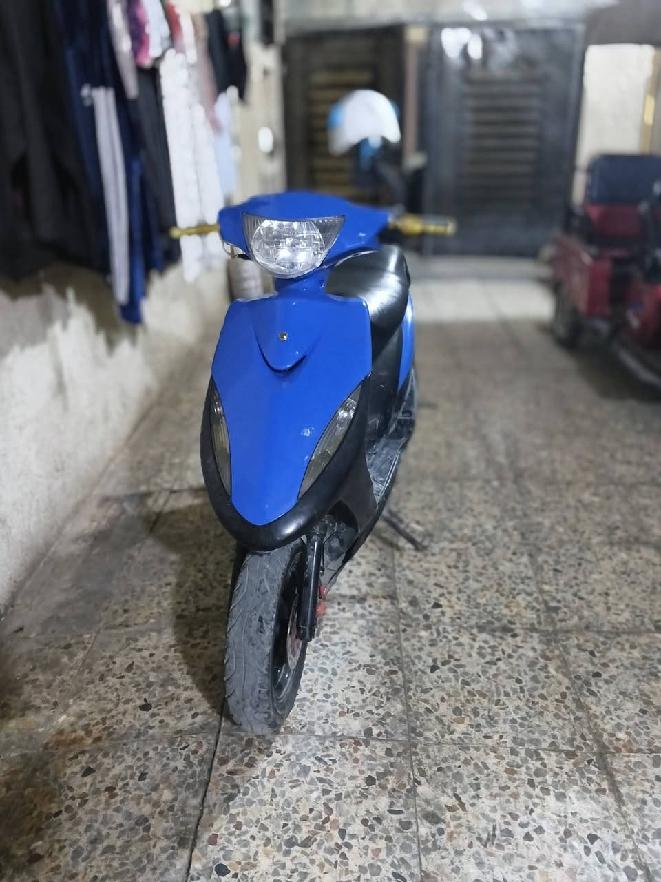 السلام عليكم شباب للبيع تخبل مكينه بلدي بدراجه تخبل نقله سلف هندره الواحد تشتغل دراجه مال لمبه بس الكفرات التجاري السعر 450 مكان بغداد الكاظميه*********** وياها كفرات الاصليه لون بيض شري يراسلني البوشه 49 بلاديه
