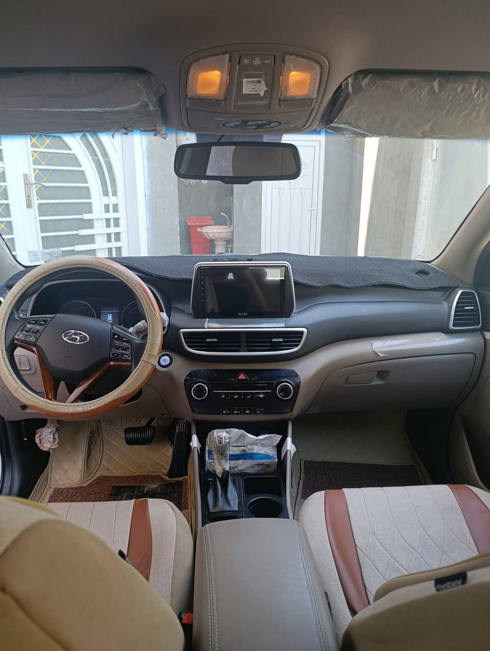 السعر 190 ورقه وبيها مجال للاستفسار /***********
توسان موديل 2019 وارد خليجي مكفول كفاله عامه فول مواصفات عدا الفتحه حساس امامي خلفي كاميرا امامي خلفي لايت امامي خمس عدسات لايت خلفي LED كشنات جلد تحكم كهربائي بصمه دخول ذكي الشاشه الكبيرة رقم بابل خصوصي باسمي تحويل مباشر ماشيه 106 الف كيلو متر
