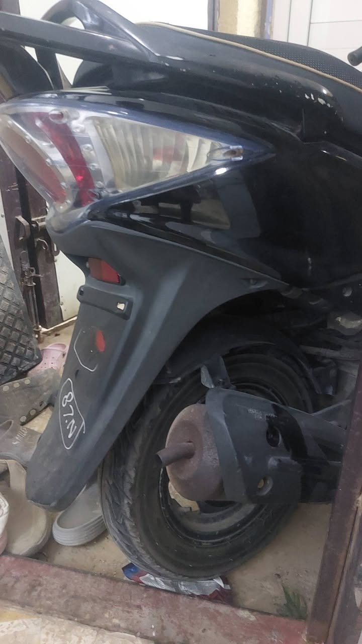 بسبب الوعود الكاذبة اعيد النشر ، دراجه كامكو G4 للبيع لاتنقيص لاتبخير سبانه مالايحه الدراجة بيها شخط خفيف فقط غير هيج تجي وتشوف نظيفه انظف من الصور ومابيها نقص السعر 450الف والشراي بي خير ويدلل .


**إذا كنت صاحب هذا الإعلان وتريد حذفه لأي سبب، رجاءا أرسل رسالة إلى الدعم الفني**