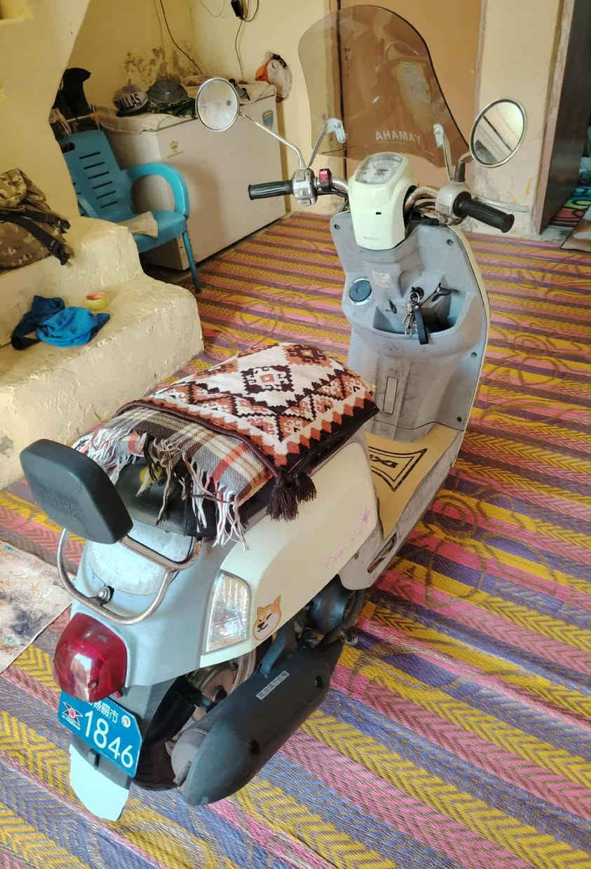 بوليس للبيع نضافه 95% مال معرض ماناقصها اي شي سعر واحد و200 وبيه مجال للشراي مكان كربلاء طويريج
للاستفسار ***********
(اذا مو شراي لاتتصل)
