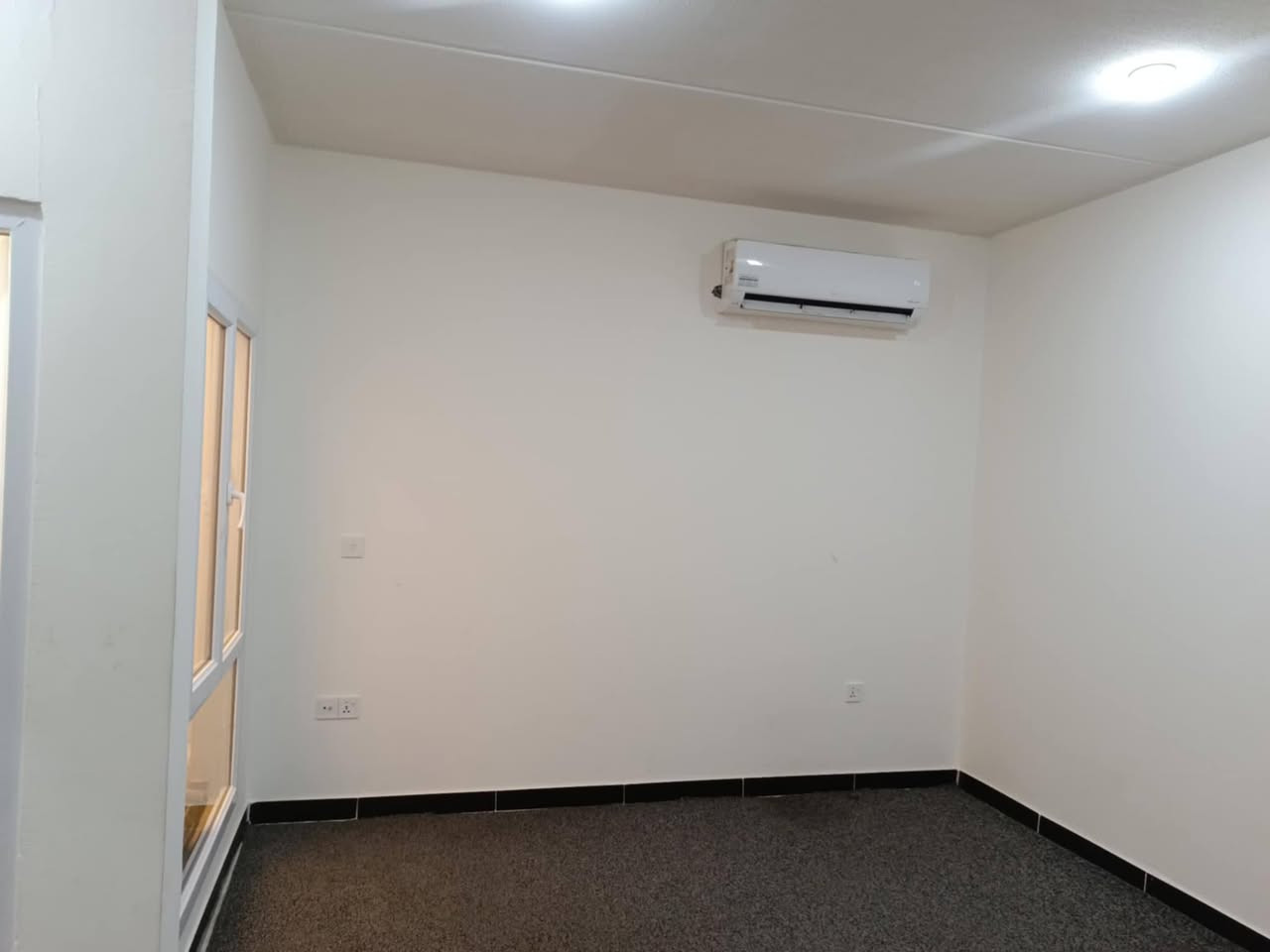 فرصة استثمارية ذهبية 🔥
دار للبيع في مجمع قرية الغدير الثانية مساحة 150 متر – طابقين
موقع مميز تجاري على شارع 30 الفاصل بين الغدير والأميرات
 مطلوب 47 مليون للمصرف العقاري قسط شهري 240 ألف
✅ مع بقاء الكفيل نفسه
📞 للتواصل والاستفسار:
***********
***********
