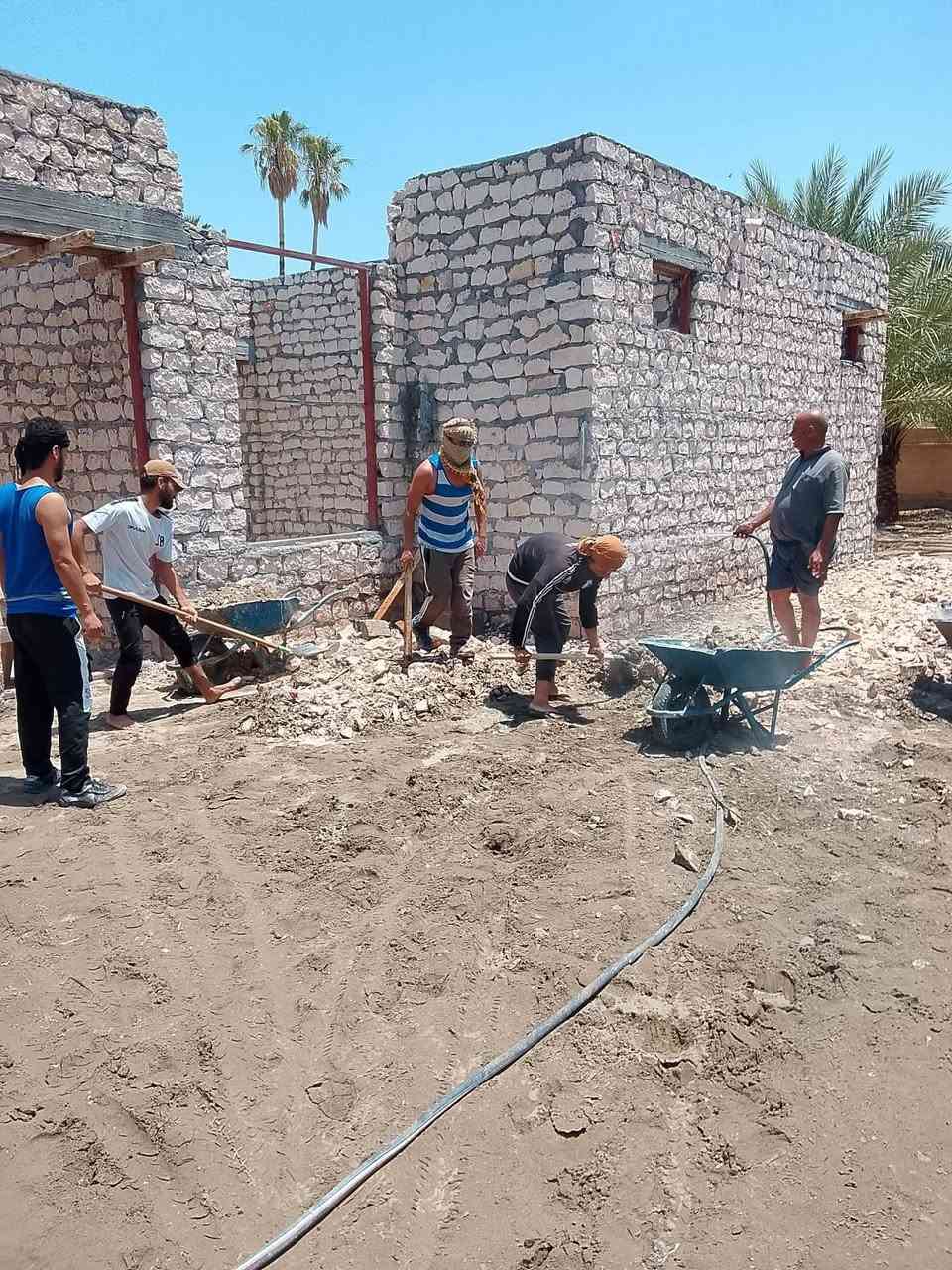 *********** 📞سلام عليكم  / يوجد كادر عمل جاهز/ تصعيد مواد/ تنضيف بيوت/ تفليش/ تكشيط/ تنضيف حدائق/ دفن نهري  / شقلنه ليل ونهار   /ومعداتنه جاهز/ ماعليك بس تصال على رقم  /     ***********
